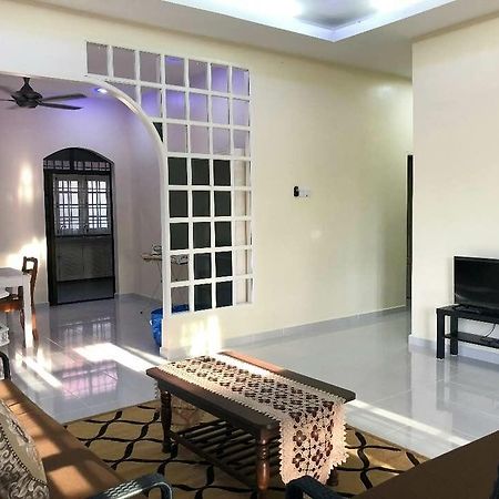 Family Homestay Kuala Terengganu Exterior photo